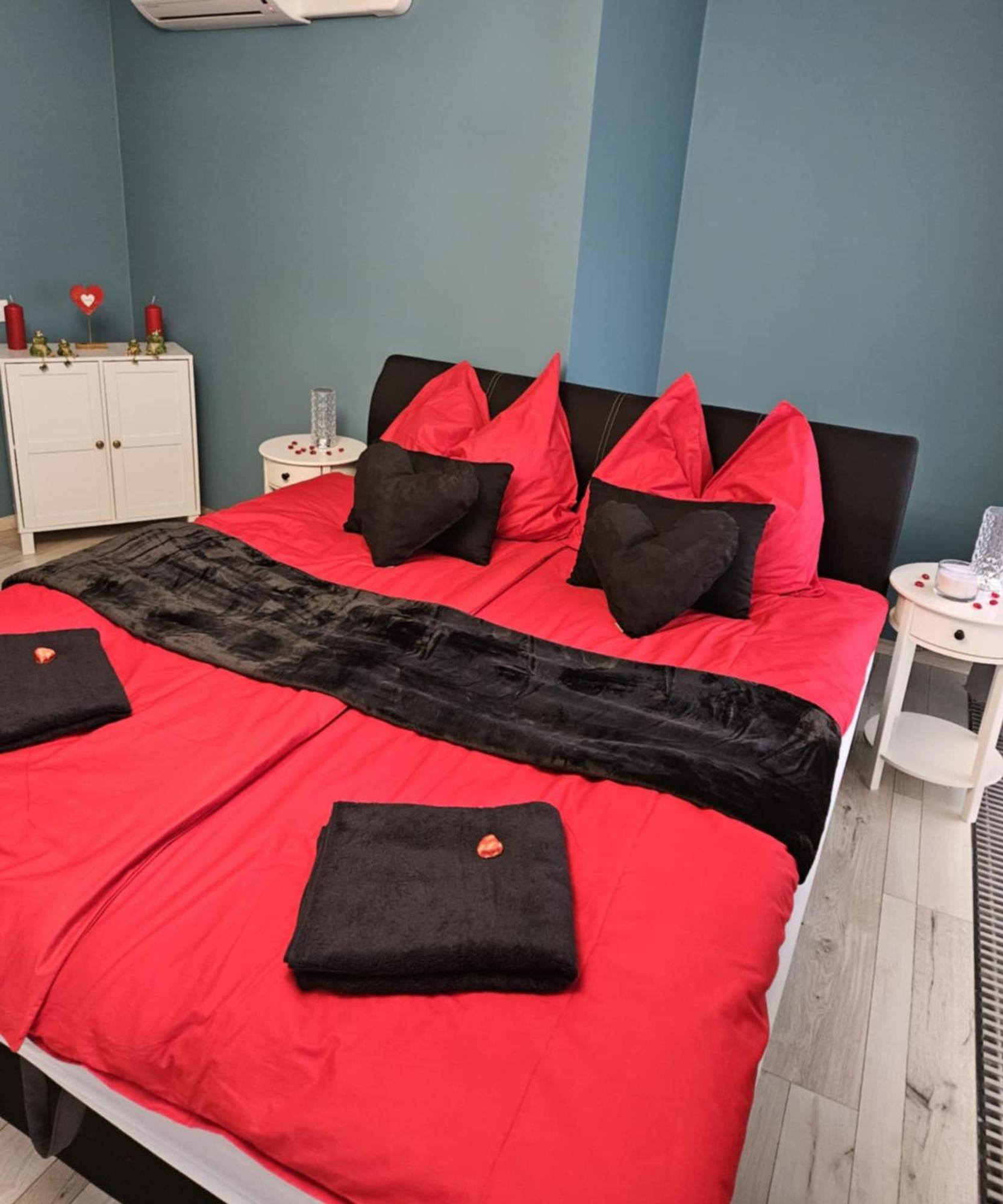 Hellowine Apartman Егер Екстериор снимка